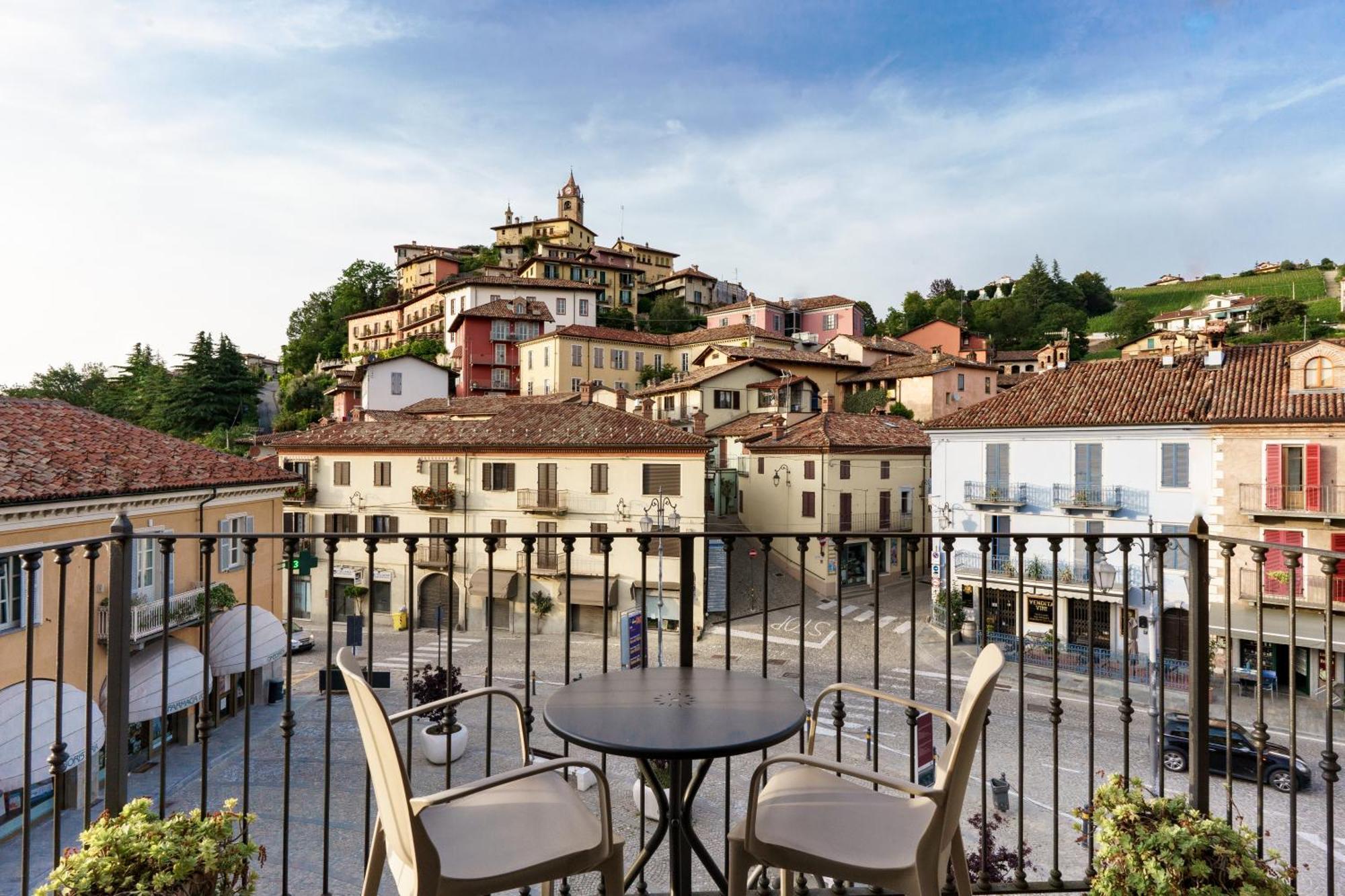 Hotel Il Grappolo D'Oro Монфорте-д'Альба Экстерьер фото