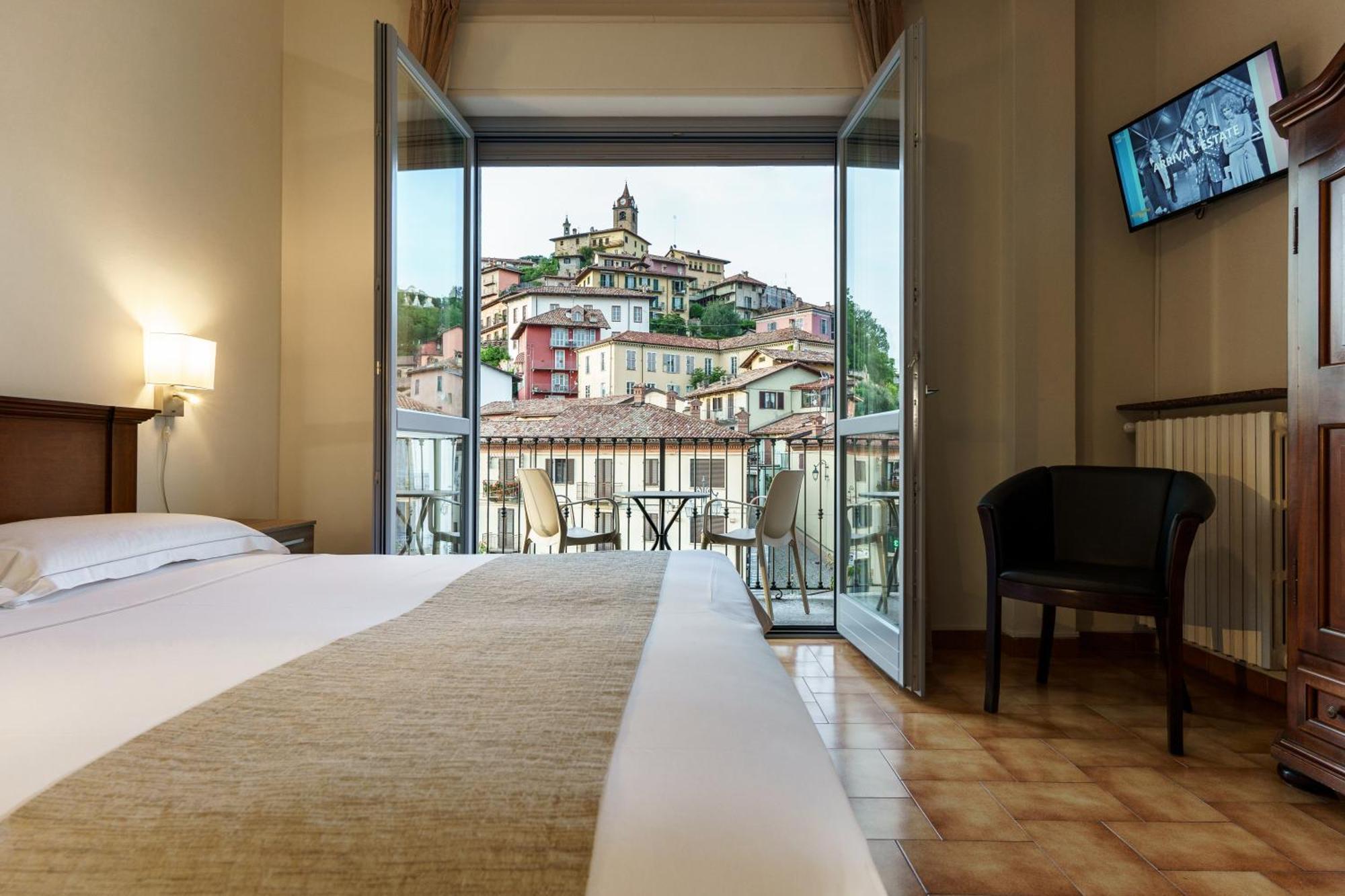 Hotel Il Grappolo D'Oro Монфорте-д'Альба Экстерьер фото