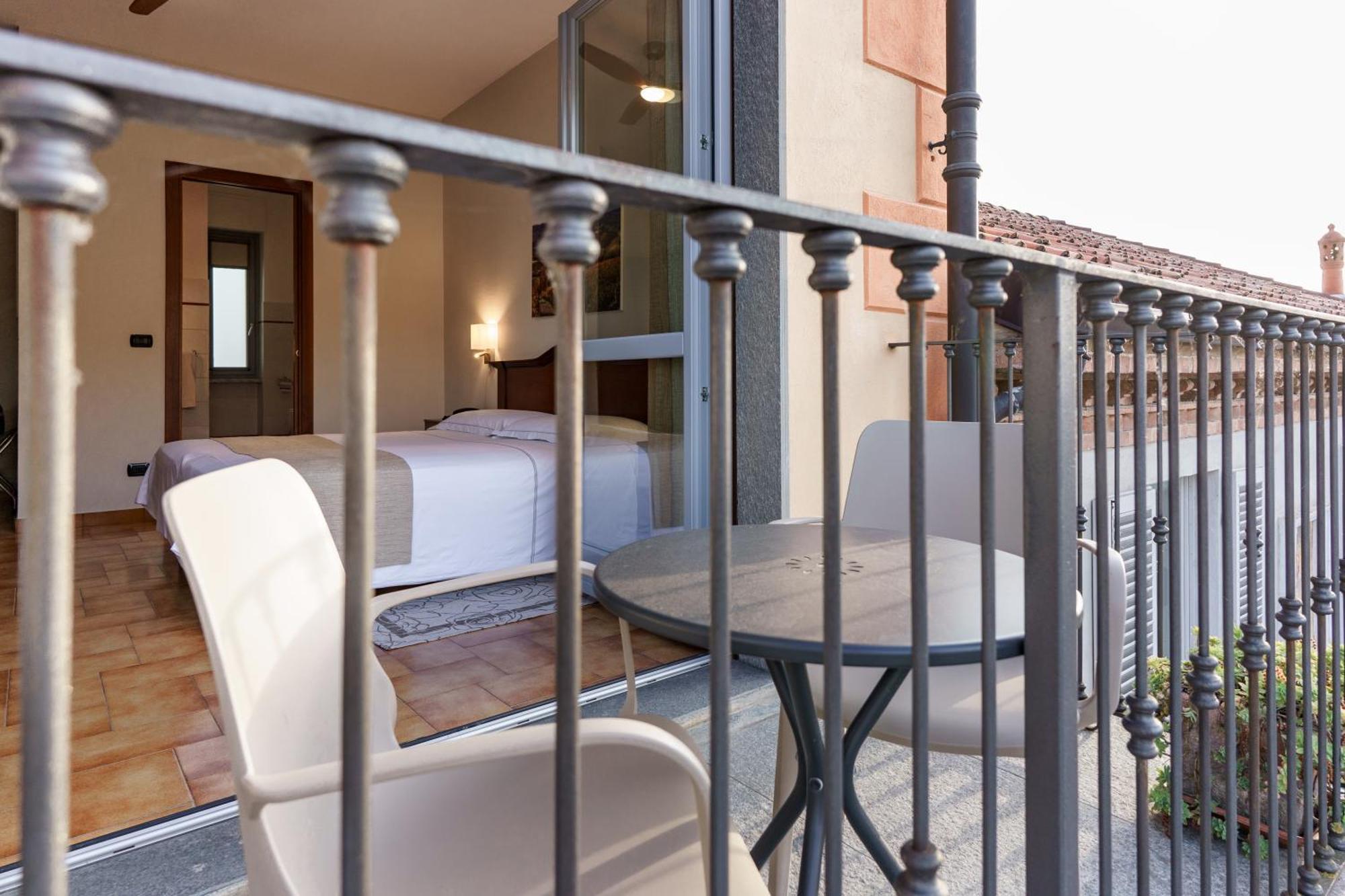 Hotel Il Grappolo D'Oro Монфорте-д'Альба Экстерьер фото